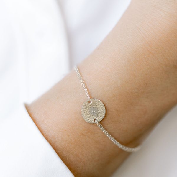 armband-pebble-zilver-met-letter-naam-gepersonaliseerd