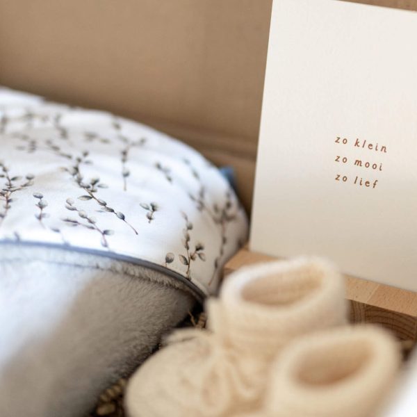 omslagdoek-kraamcadeau-zacht-slofjes