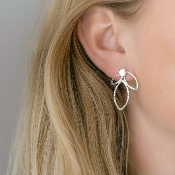 oorbellen-laurie-zilver-anouk-goudsmid-handgemaakt-uniek